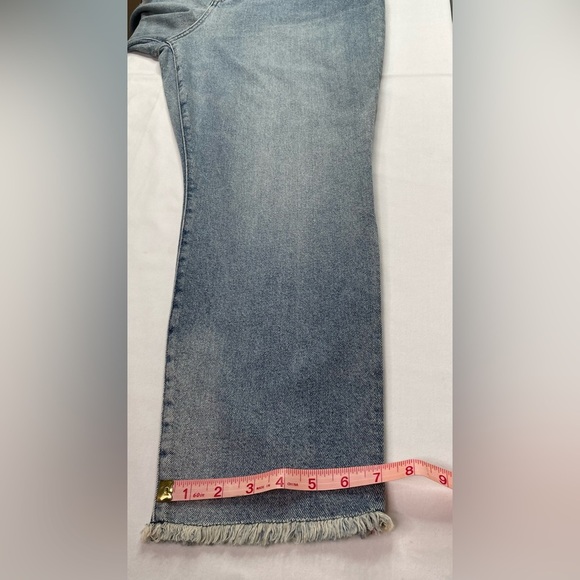 NWT Torrid High Rise Straight Jeans Lightwash Blue Raw  Hem Size 18 - Picture 10 of 10
